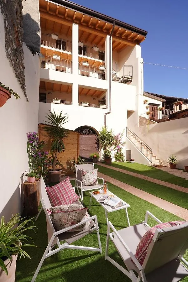 Apartments Villa Bougainville 산펠리체델바나코