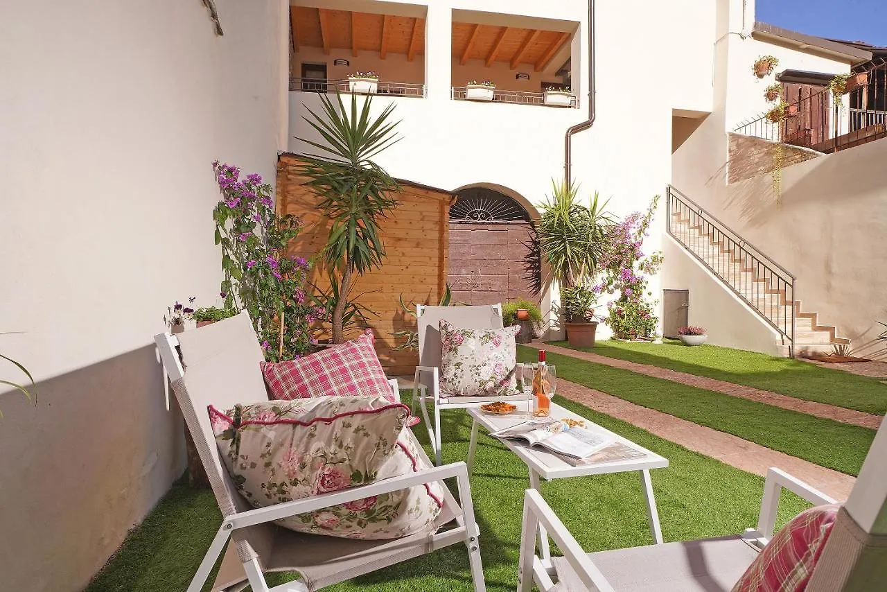 Apartments Villa Bougainville 산펠리체델바나코 이탈리아