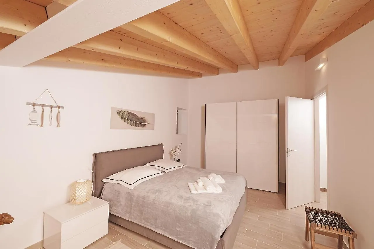 Apartments Villa Bougainville 圣菲利斯·德尔·贝纳茨