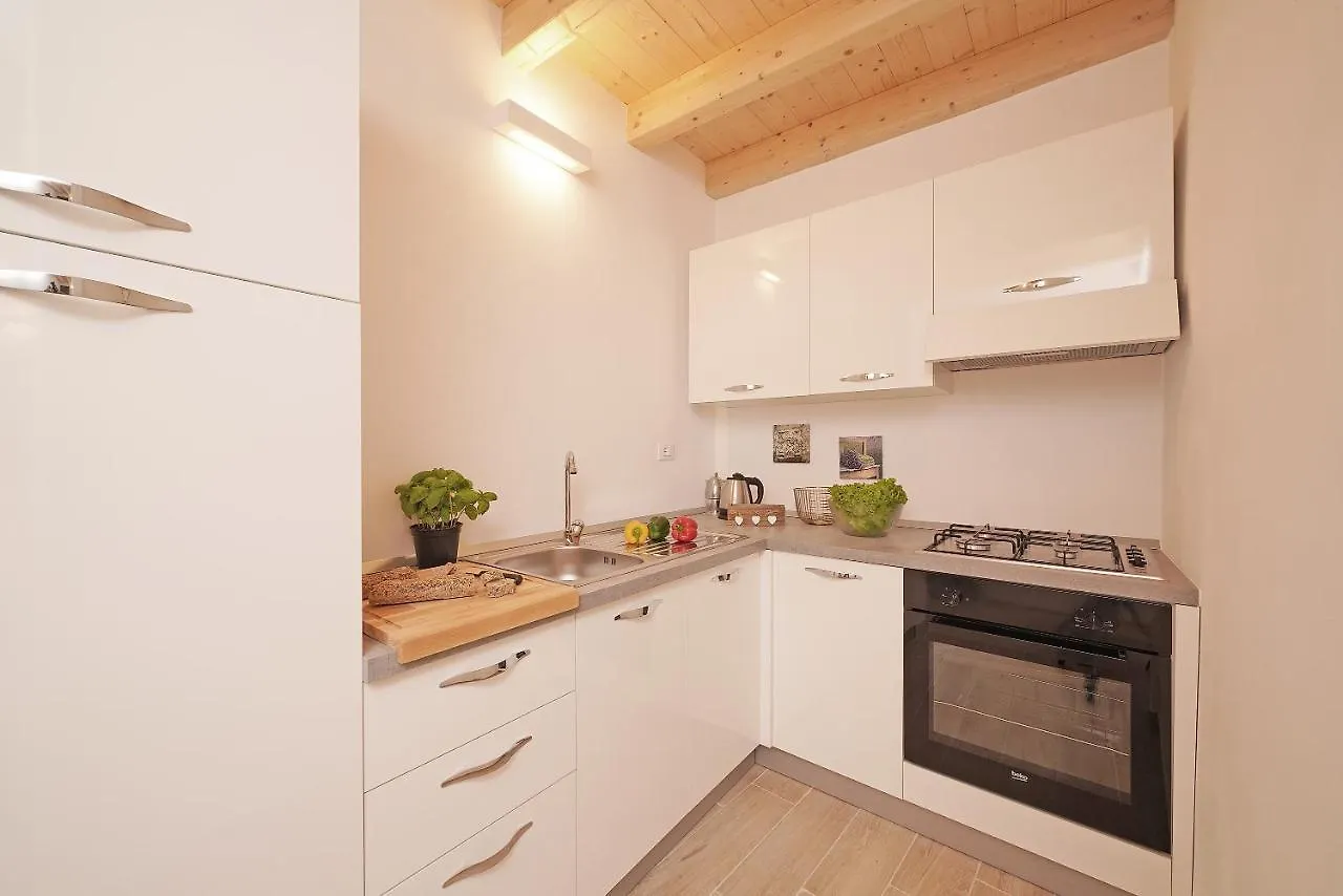 Apartments Villa Bougainville 圣菲利斯·德尔·贝纳茨
