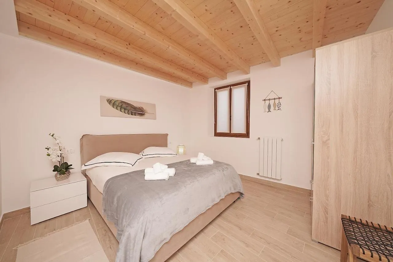 Apartments Villa Bougainville 圣菲利斯·德尔·贝纳茨