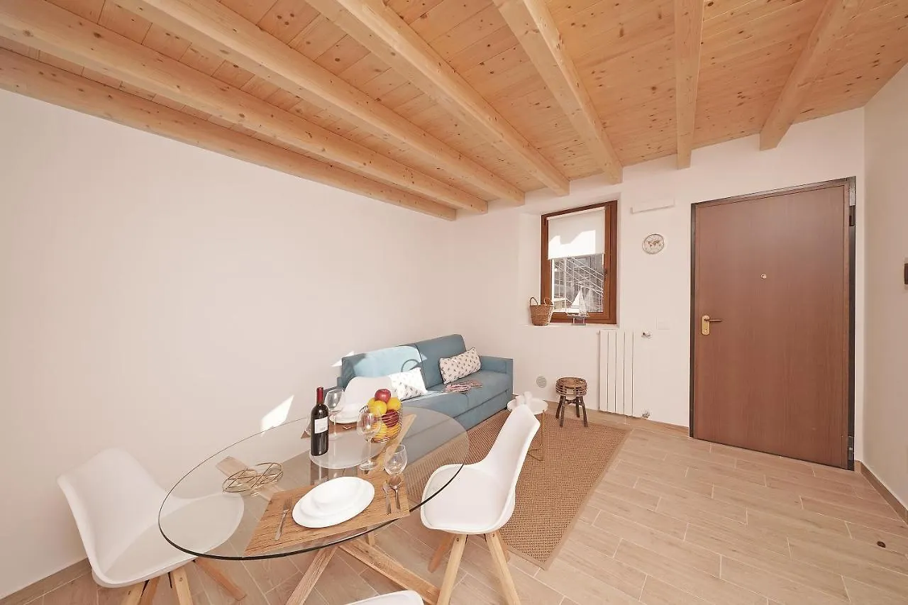 Apartments Villa Bougainville 圣菲利斯·德尔·贝纳茨